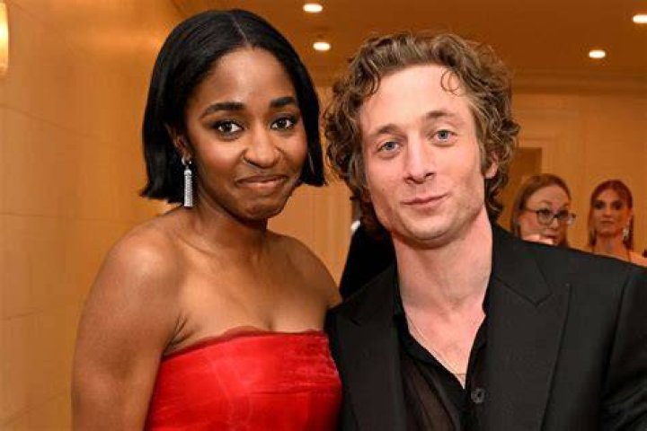 Ayo Edebiri with Jeremy Allen White